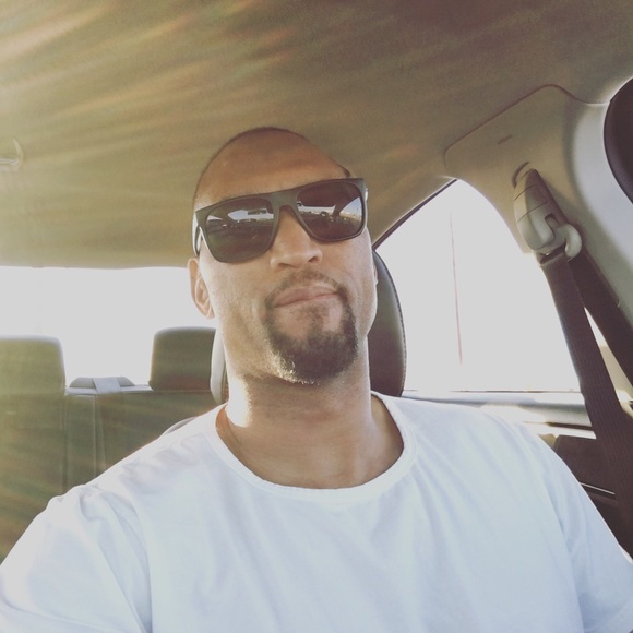 Meet your Posher, Derrick - Picture 1 of 1